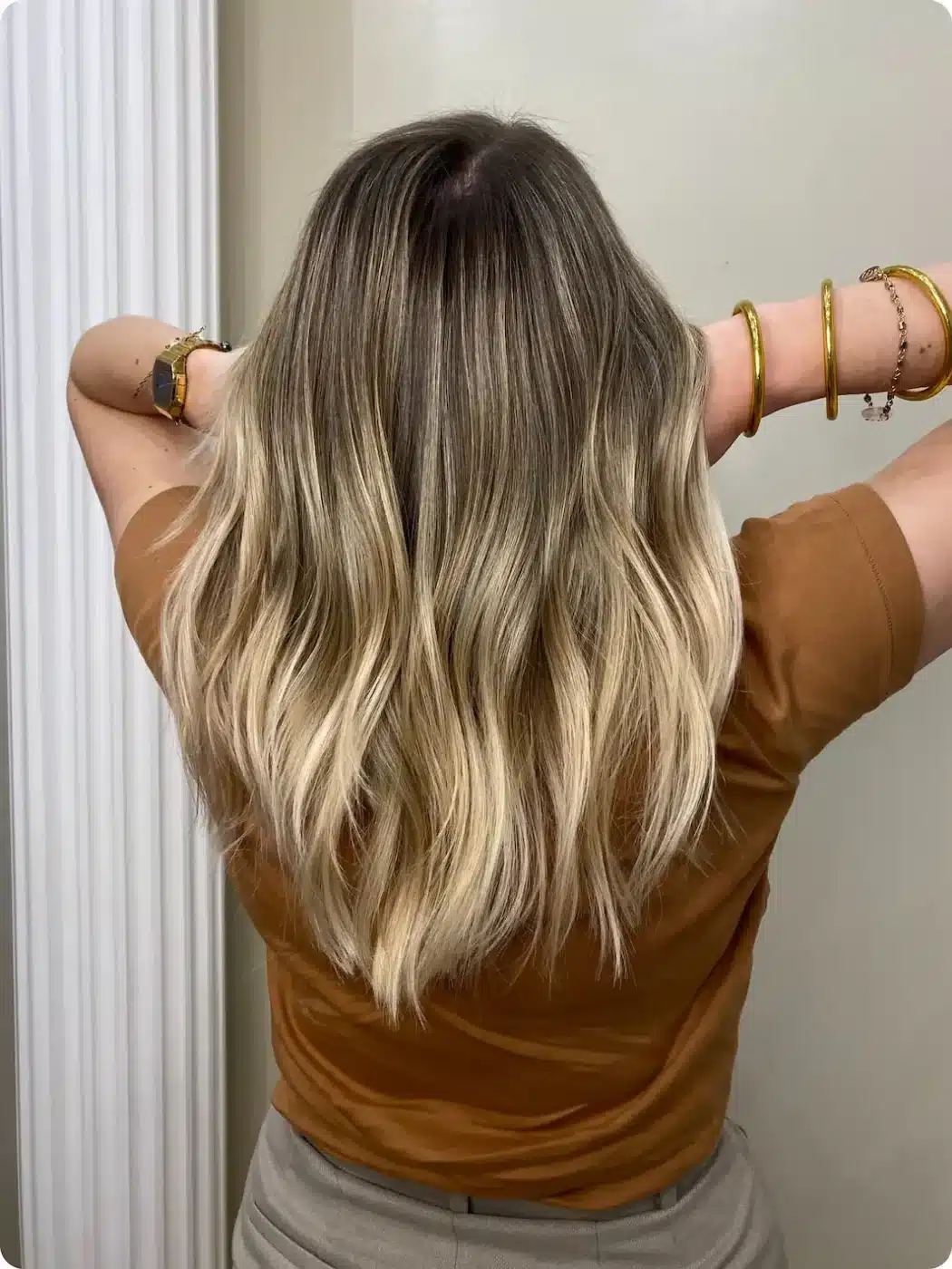 Balayage sur cheveux chatains realise par le coloriste du salon Victor Bazin Paris 17e