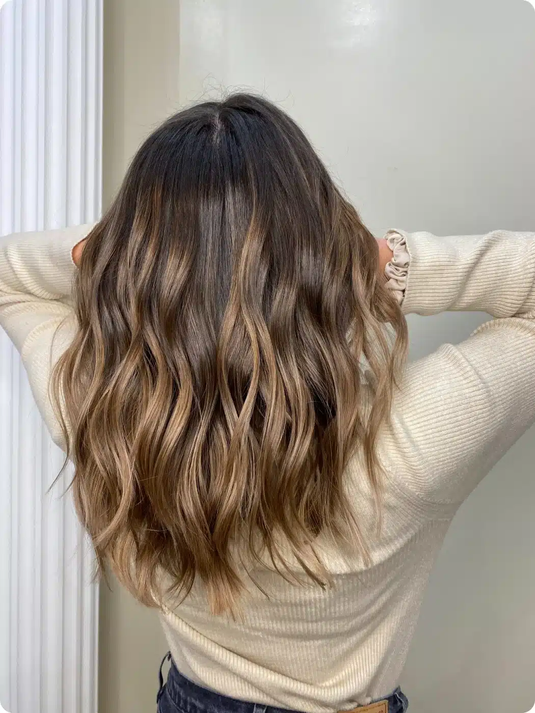 Coupe de cheveux pour visage carre realisee par le coiffeur visagiste du salon Victor Bazin Paris 17e